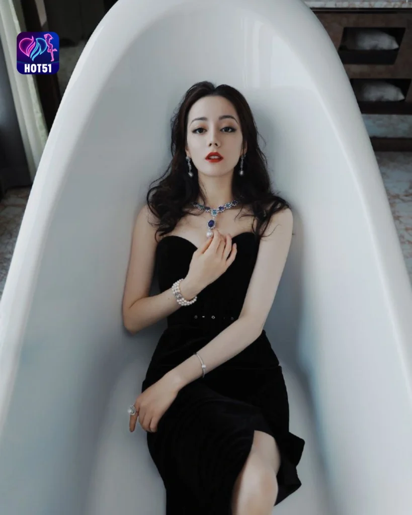  Stunning Dilraba Dilmurat Photos on HOT51 Platform 