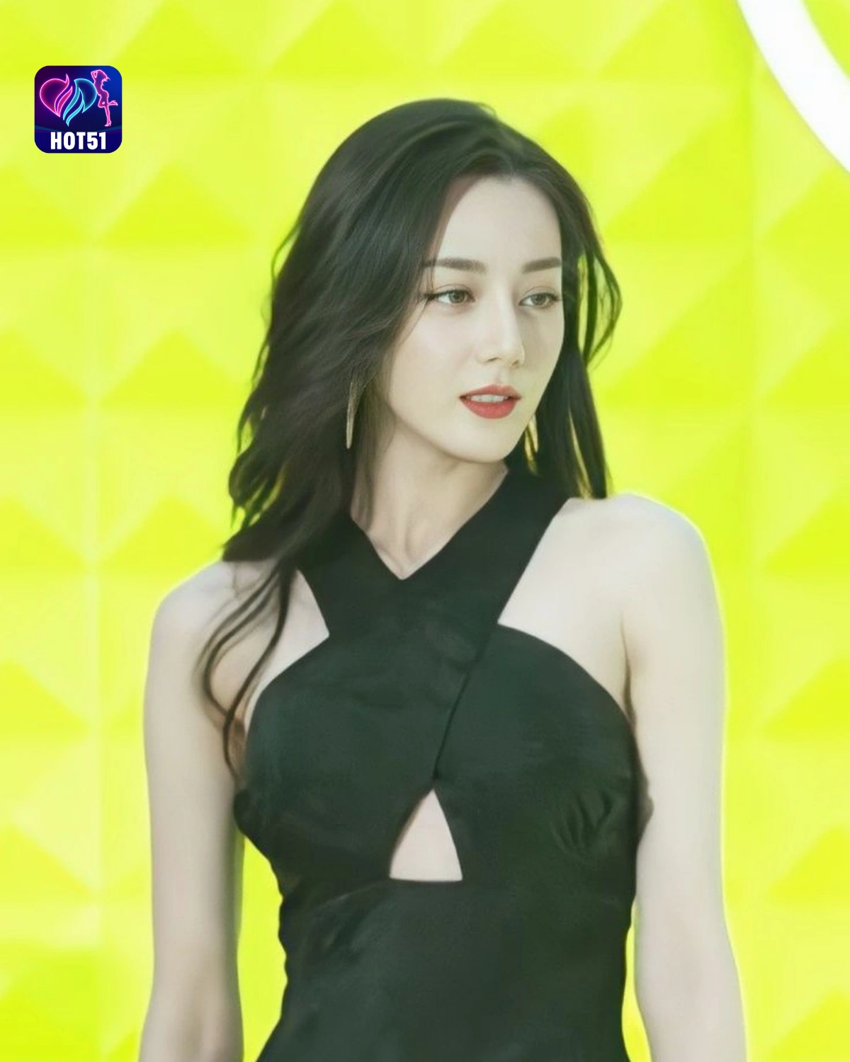 You are currently viewing Beautiful Stunning Dilraba Dilmurat Photos on HOT51 Platform