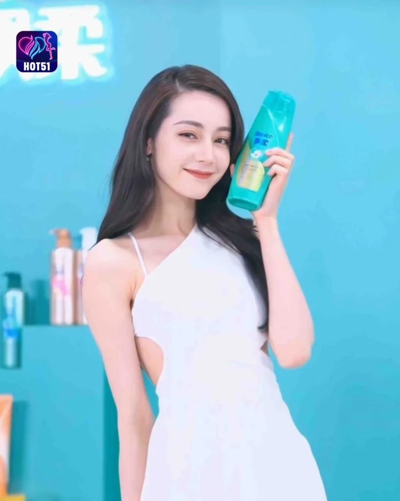 Stunning Dilraba Dilmurat Photos on HOT51 Platform