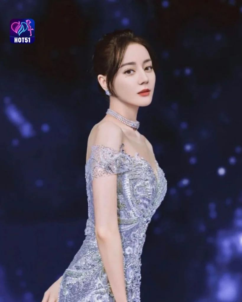  Stunning Dilraba Dilmurat Photos on HOT51 Platform 