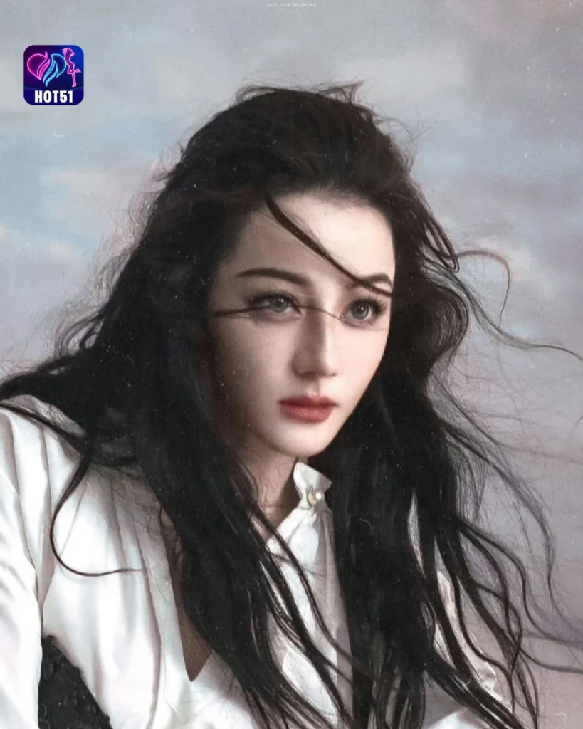 Stunning Dilraba Dilmurat Photos on HOT51 Platform