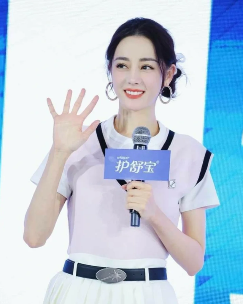 Stunning Dilraba Dilmurat Photos on HOT51 Platform