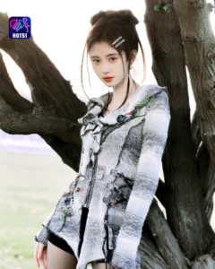 Read more about the article Beautiful Stunning Ju Jingyi Photos on HOT51 Platform