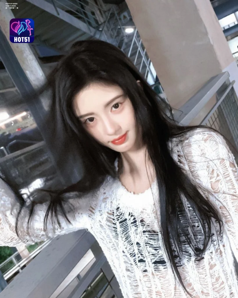Stunning Ju Jingyi Photos on HOT51 Platform A Visual Feast