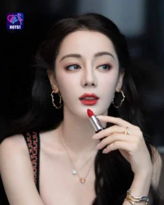 Read more about the article Beautiful Stunning Photos of Dilraba Dilmurat on HOT51 Platform
