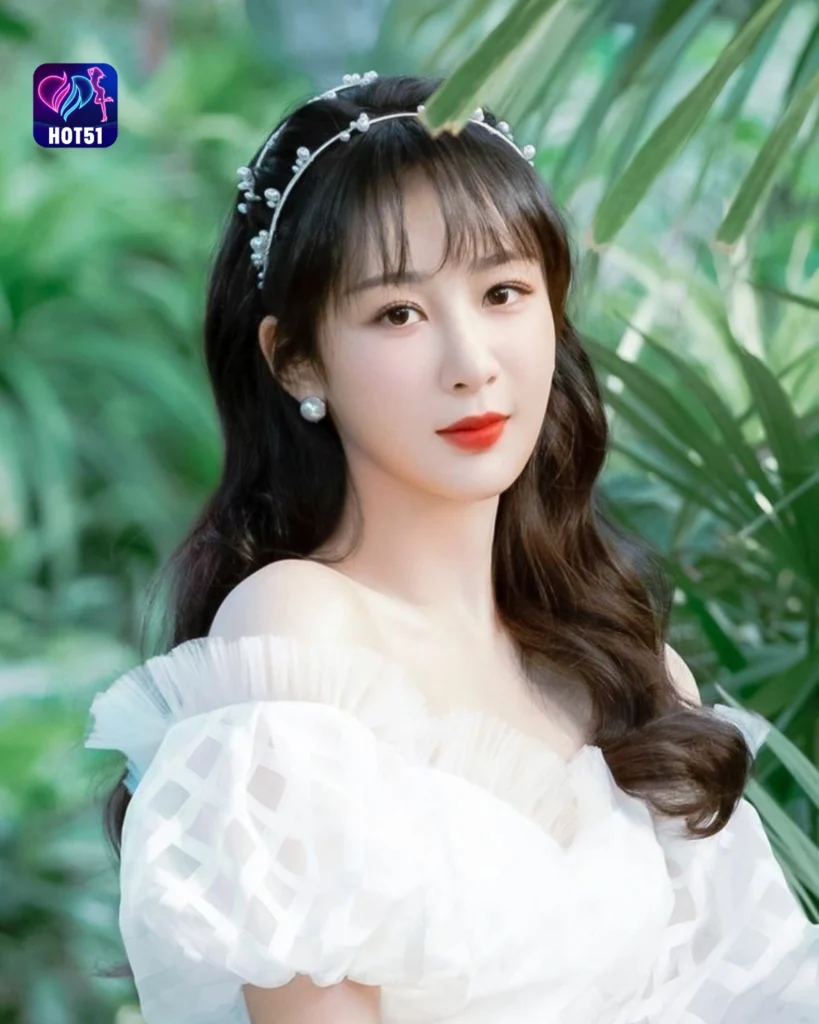  Stunning YANG ZI Photos on HOT51 Platform