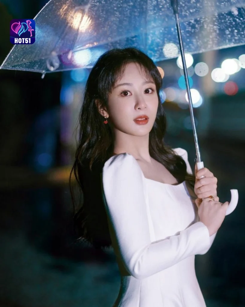  Stunning YANG ZI Photos on HOT51 Platform