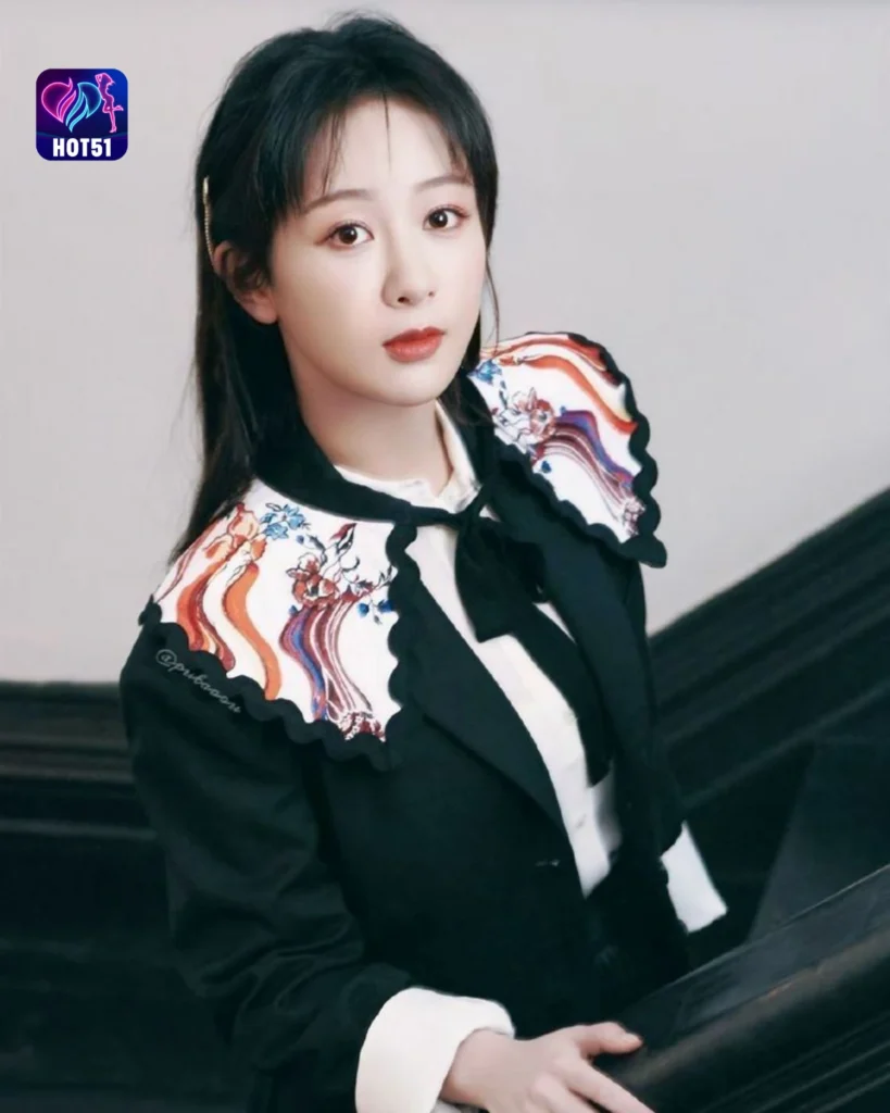  Stunning YANG ZI Photos on HOT51 Platform