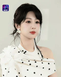 Read more about the article Beautiful Stunning YANG ZI Photos on HOT51 Platform