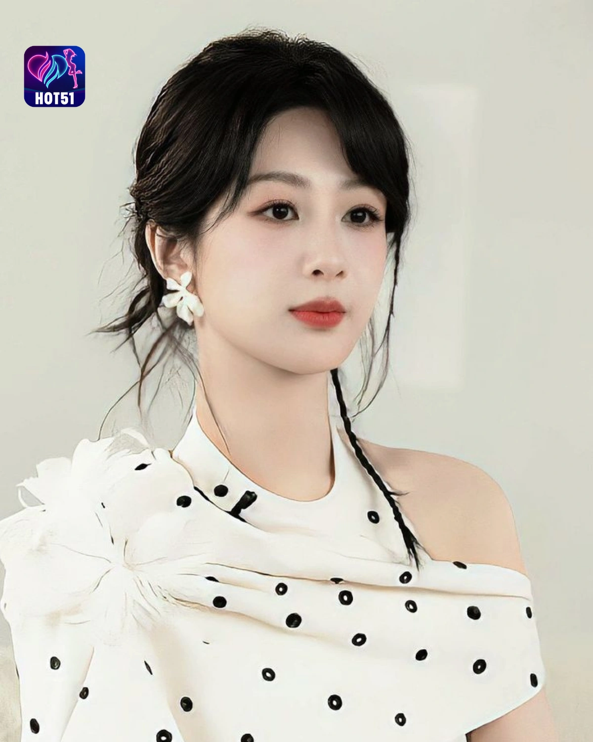 You are currently viewing Beautiful Stunning YANG ZI Photos on HOT51 Platform