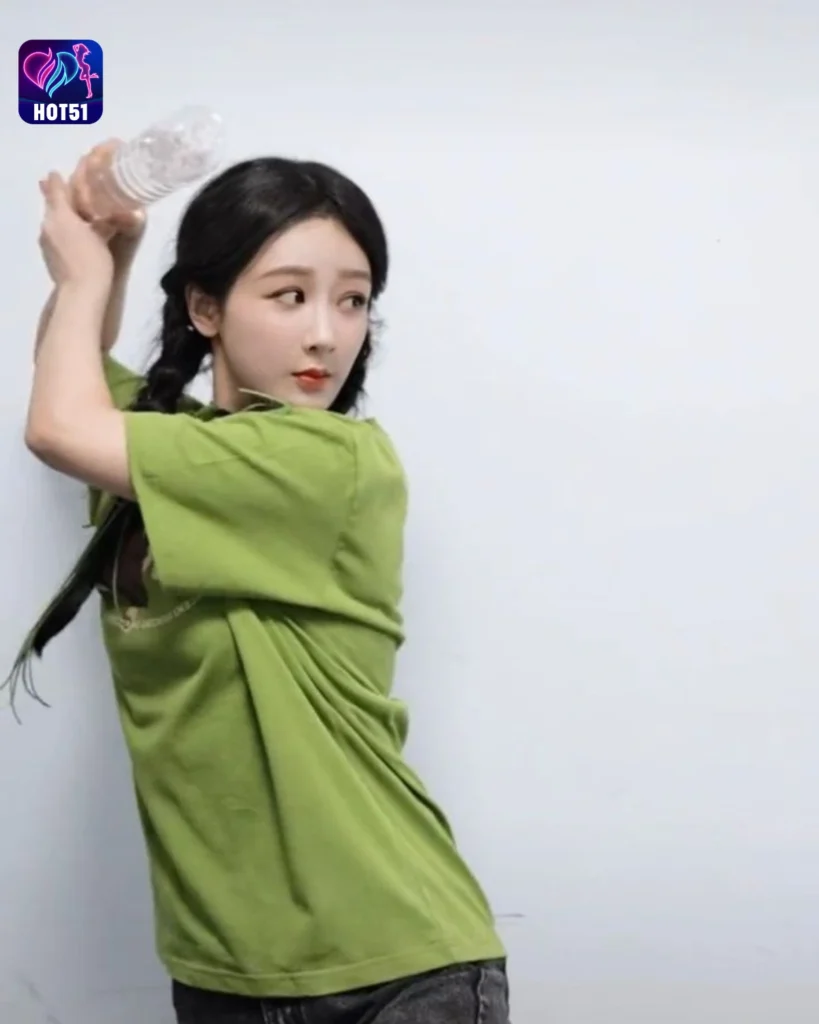  Stunning YANG ZI Photos on HOT51 Platform