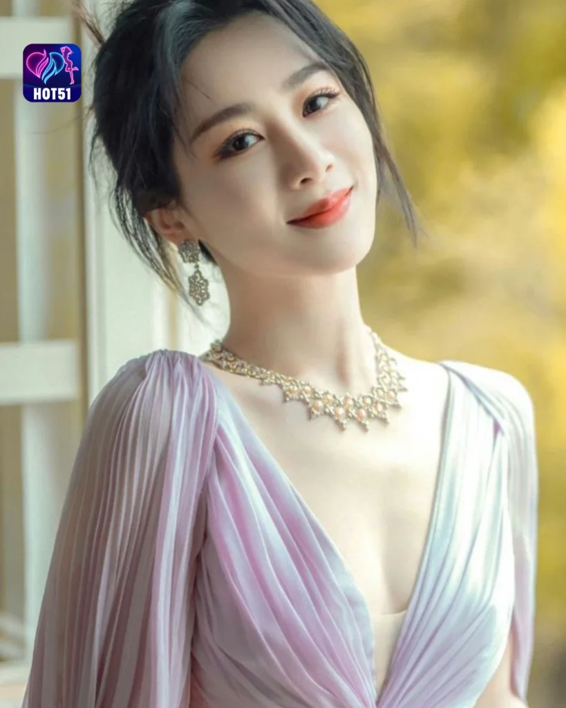  Stunning YANG ZI Photos on HOT51 Platfor
