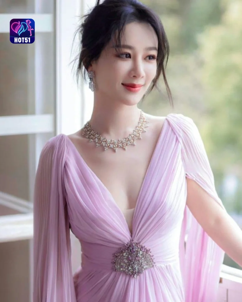  Stunning YANG ZI Photos on HOT51 Platfor