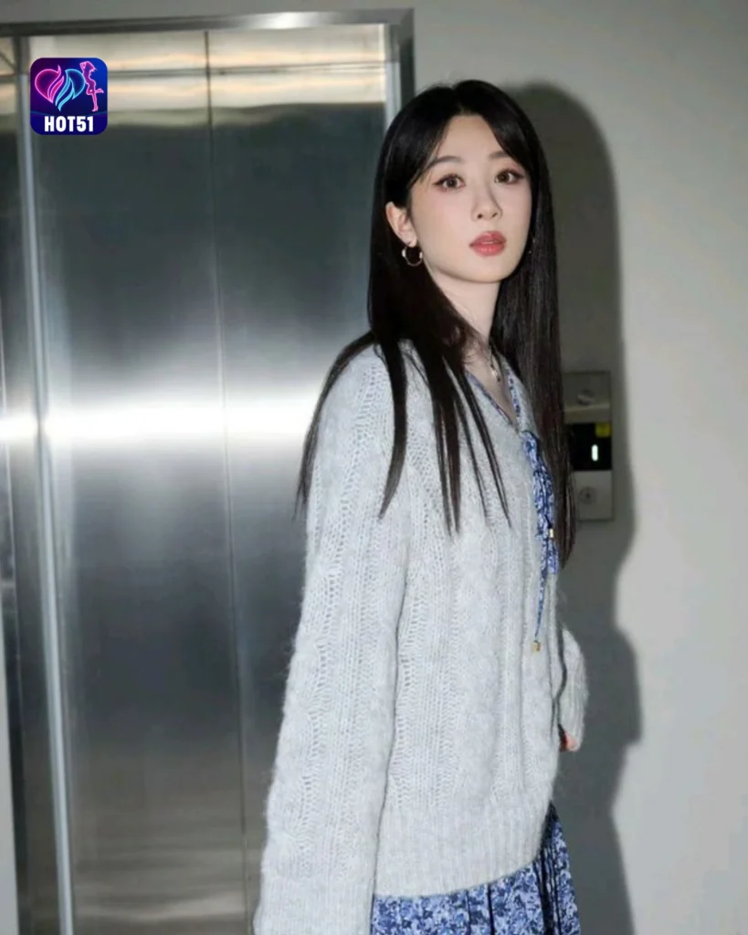  Stunning YANG ZI Photos on HOT51 Platform 