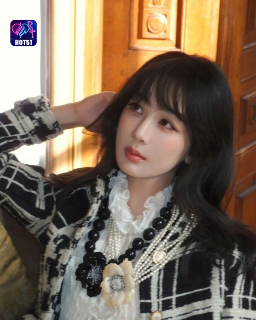  Stunning YANG ZI Photos on HOT51 Platform