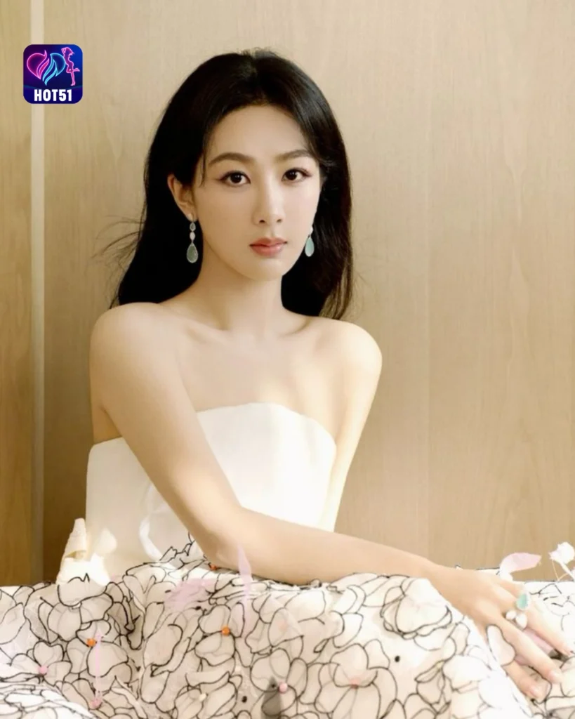  Stunning YANG ZI Photos on HOT51 Platform A Visual Feast 