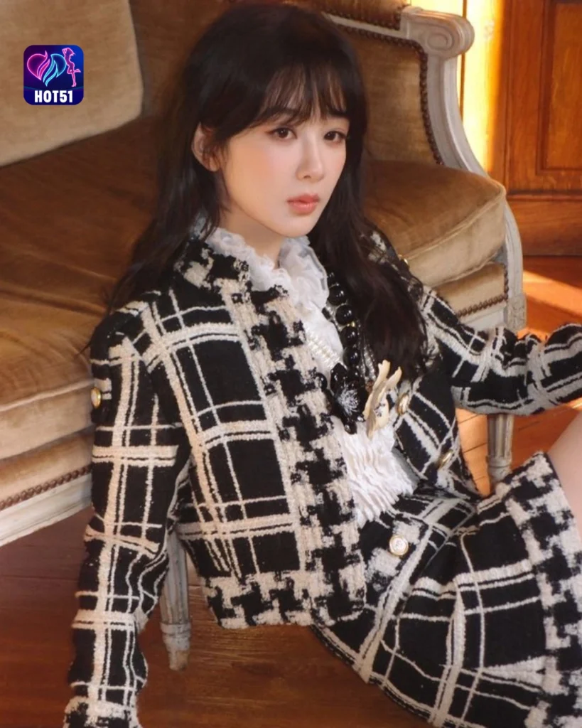  Stunning YANG ZI Photos on HOT51 Platform Revealed