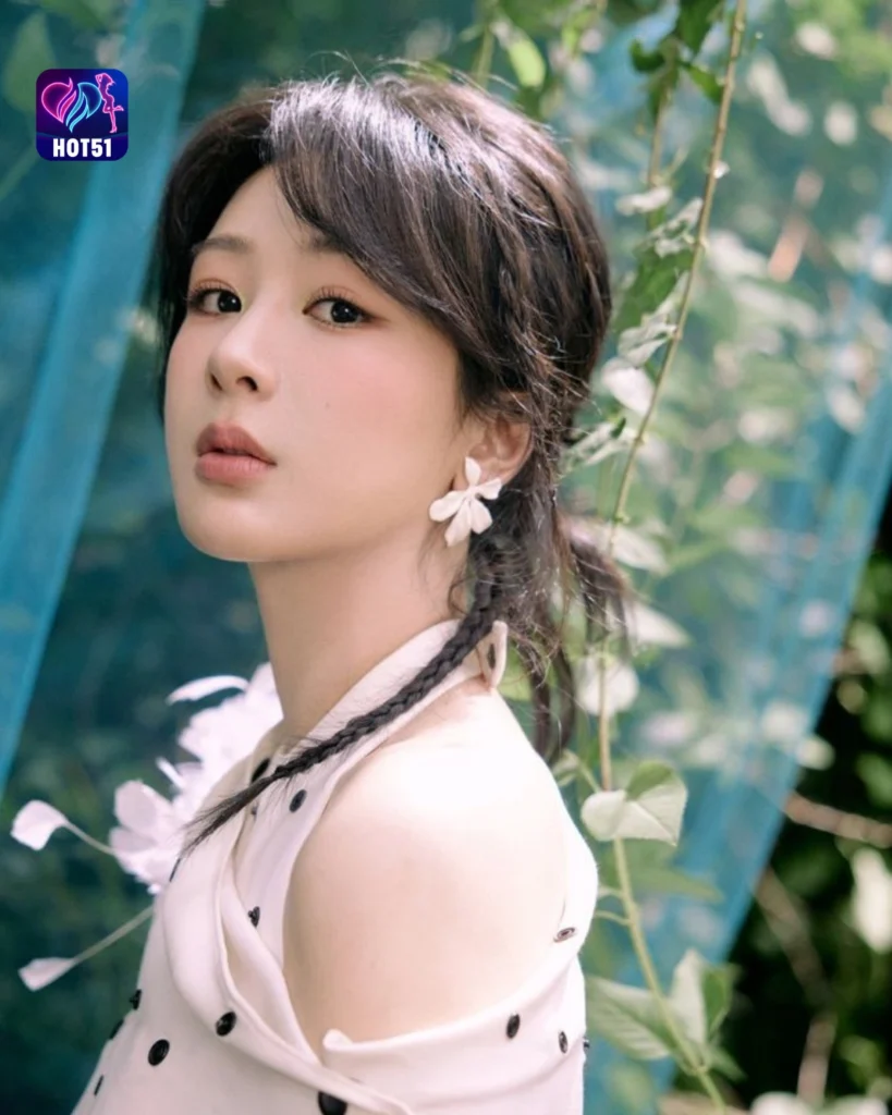  Stunning YANG ZI Photos on HOT51 Platform Revealed