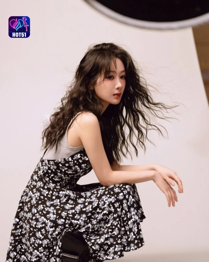  Stunning YANG ZI Photos on HOT51 Platform Revealed