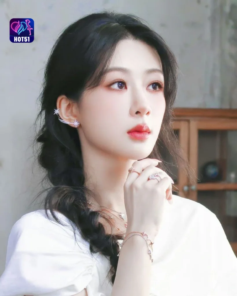  Stunning YANG ZI Photos on HOT51 Platform Revealed 