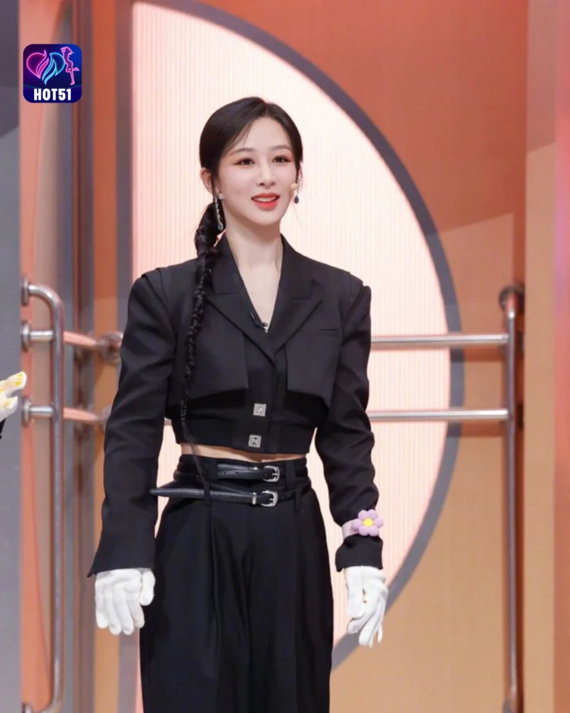 Stunning YANG ZI Photos on HOT51 Platform Revealed
