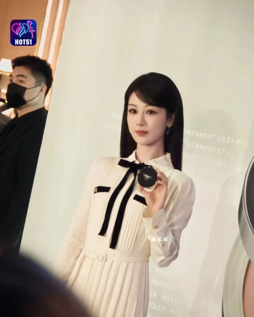  Stunning YANG ZI Photos on Hot51 Platform