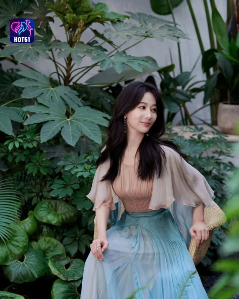  Stunning Yang Zi Photos Featured on HOT51 Platform