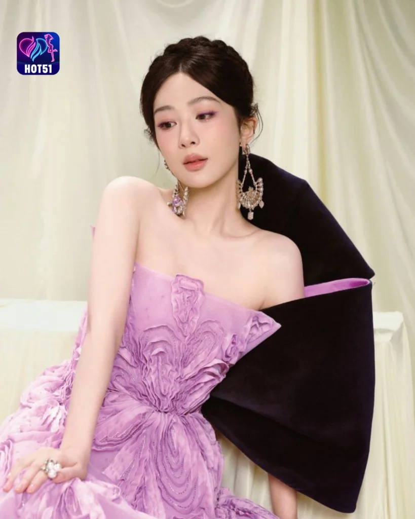  Stunning Yang Zi Photos Featured on HOT51 Platform