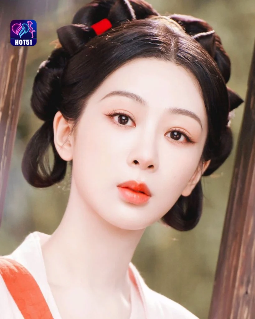 Stunning Yang Zi Photos on HOT51 Platform 