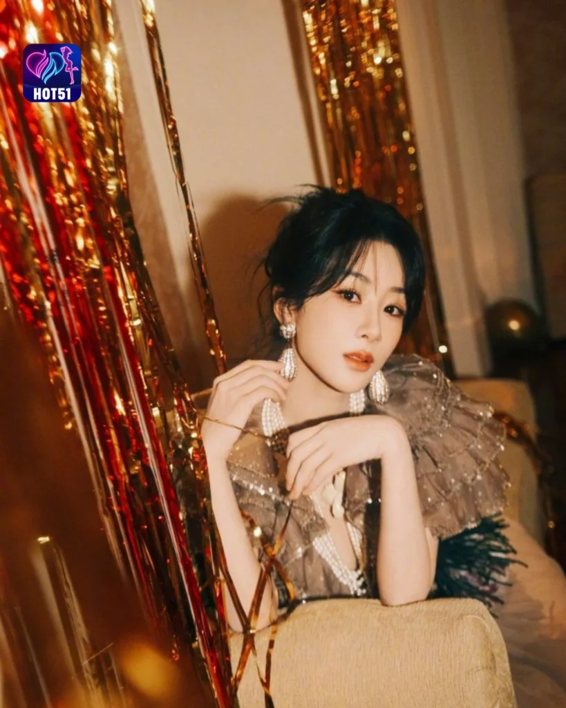  Stunning Yang Zi Photos on HOT51 Platform