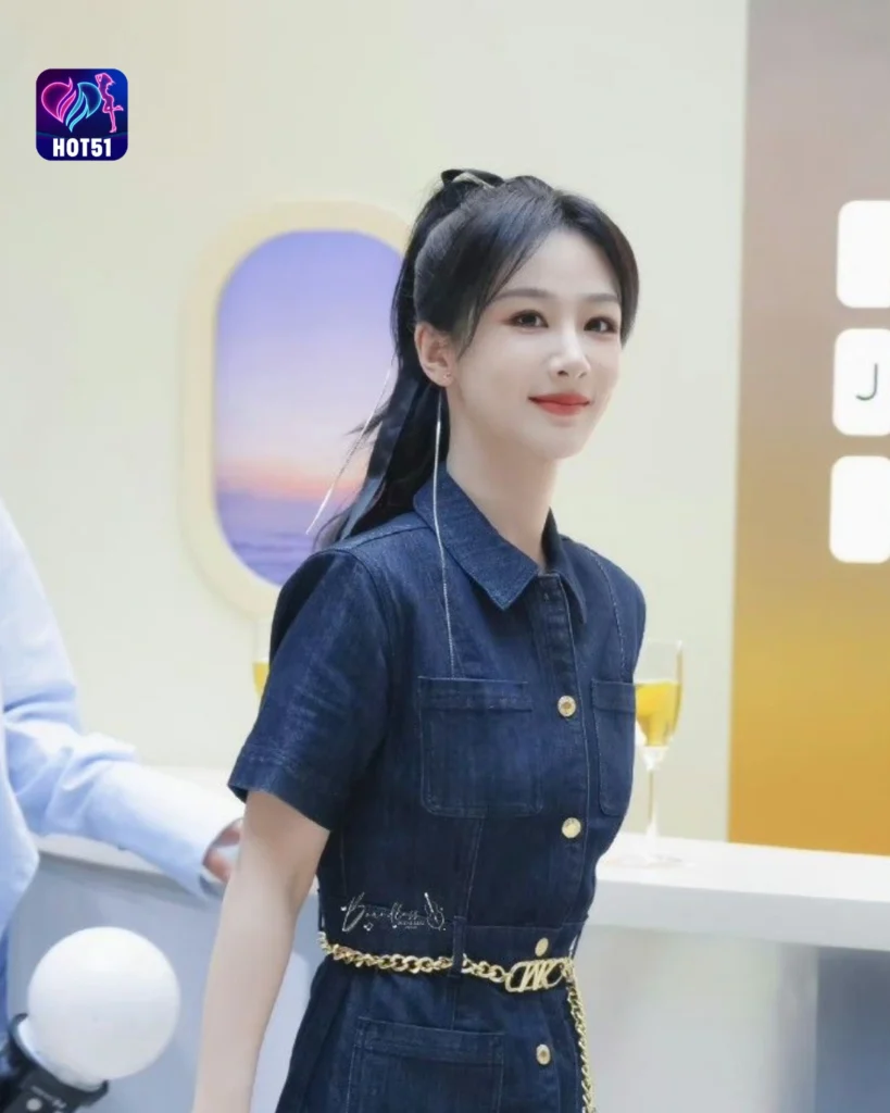  Stunning Yang Zi Photos on HOT51 Platform 