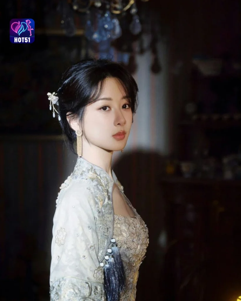  Stunning Yang Zi Photos on HOT51 Platform 