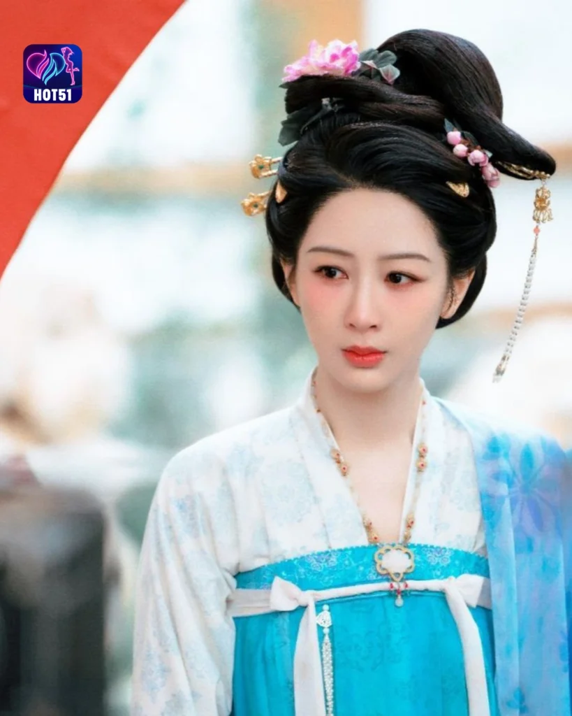 Stunning Yang Zi Photos on HOT51 Platform 