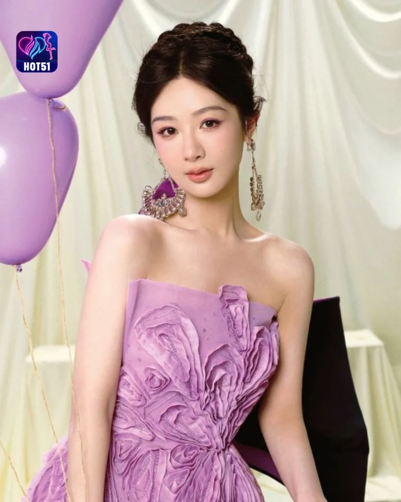  Stunning Yang Zi Photos on HOT51 Platform