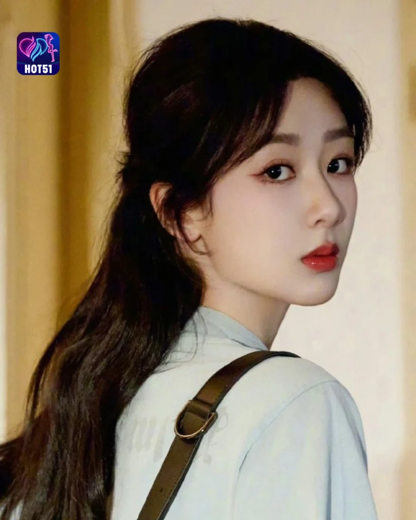  Stunning Yang Zi Photos on HOT51 Platform