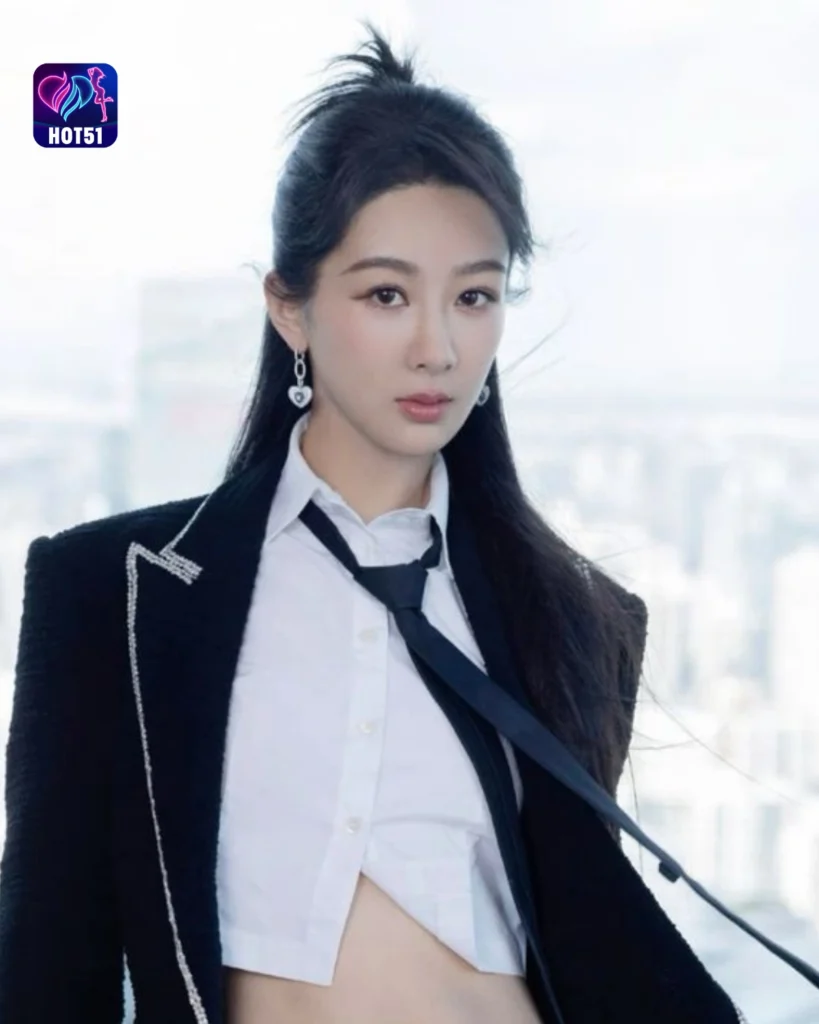 Stunning Yang Zi Photos on HOT51 Platform A Glimpse 