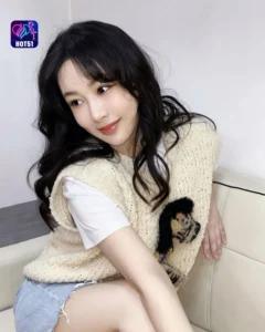 Read more about the article Beautiful Stunning Yang Zi Photos on HOT51 Platform Showcase