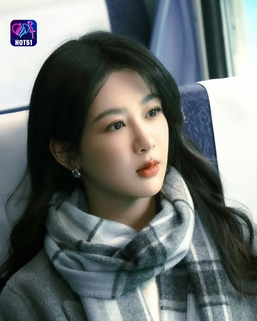  Stunning Yang Zi Photos on HOT51 Platform Showcase
