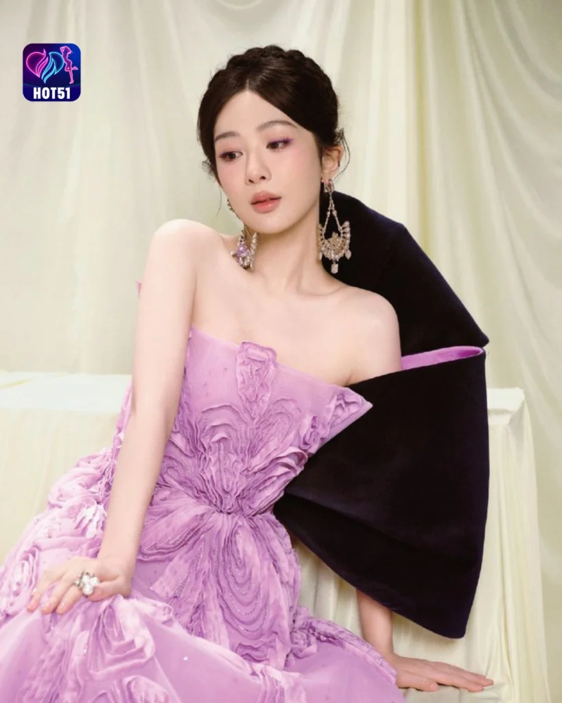 Stunning Yang Zi Photos on Hot51 Platform