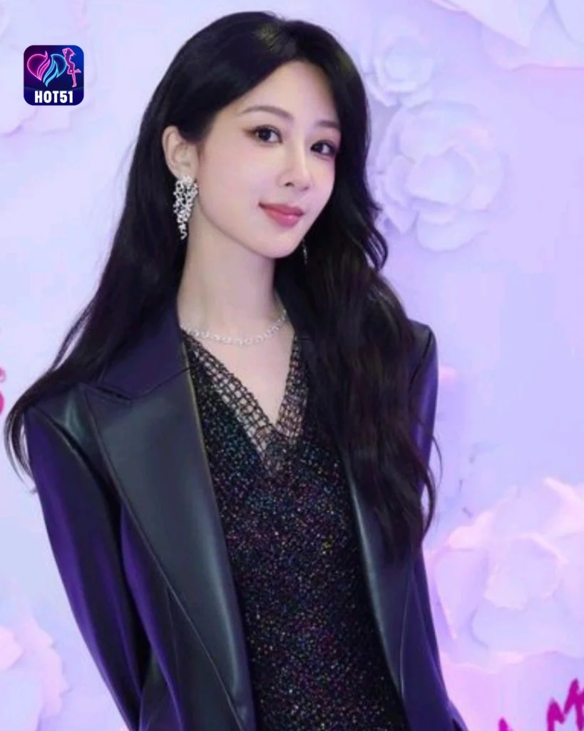 Stunning Yang Zi Photos on Hot51 Platform