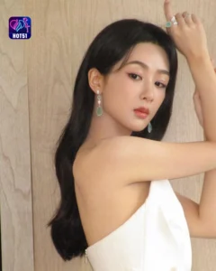 Read more about the article Beautiful Stunning Yang Zi Photos on Hot51 Platform