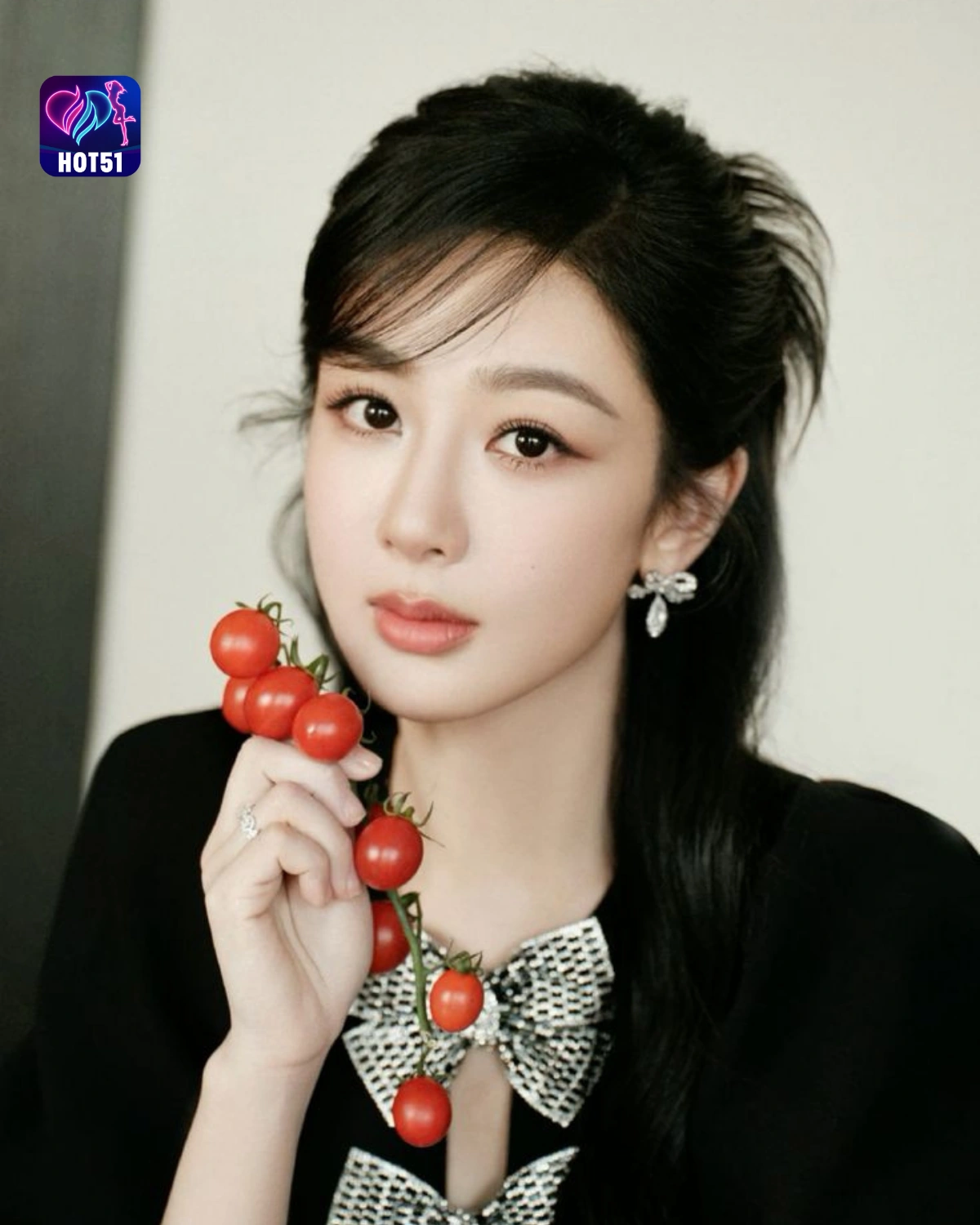 You are currently viewing Beautiful Stunning Yang Zi Photos on the HOT51 Platform