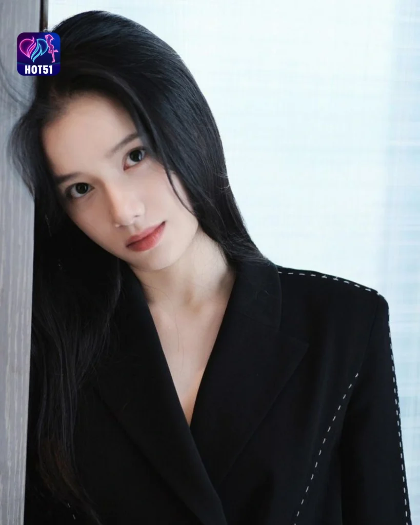  Stunning Zhang Jingyi Photos on HOT51 Platform 