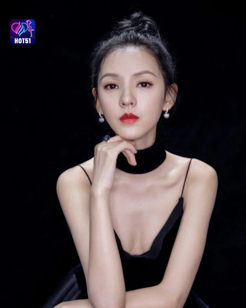 Stunning Zhang Yuxi Photos Featured on HOT51 Platform 
