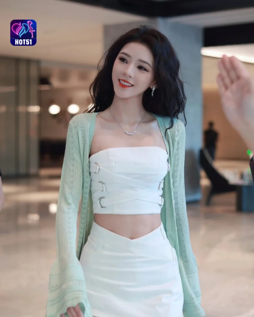  Stunning Zhang Yuxi Photos Featured on HOT51 Platform 