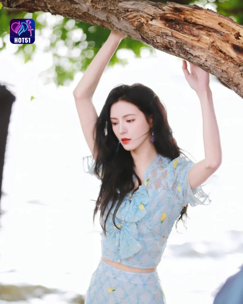  Stunning Zhang Yuxi Photos on HOT51 Live Platform