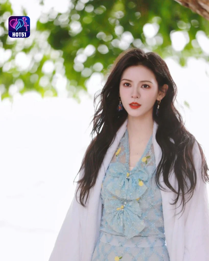  Stunning Zhang Yuxi Photos on HOT51 Live Platform