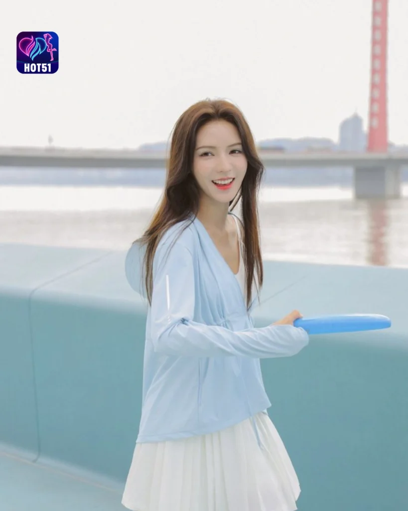 Stunning Zhang Yuxi Photos on HOT51 Platform