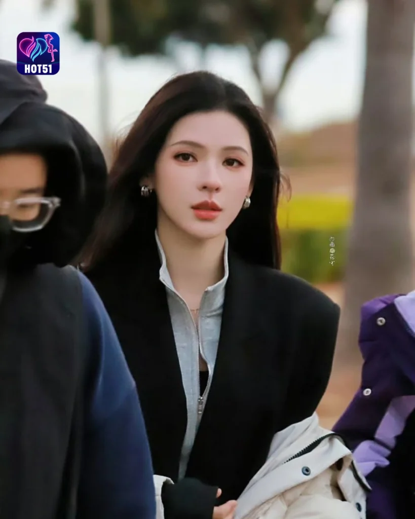 Stunning Zhang Yuxi Photos on HOT51 Platform