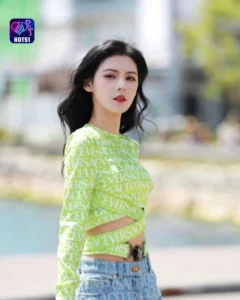 Read more about the article Beautiful Stunning Zhang Yuxi Photos on HOT51 Platform